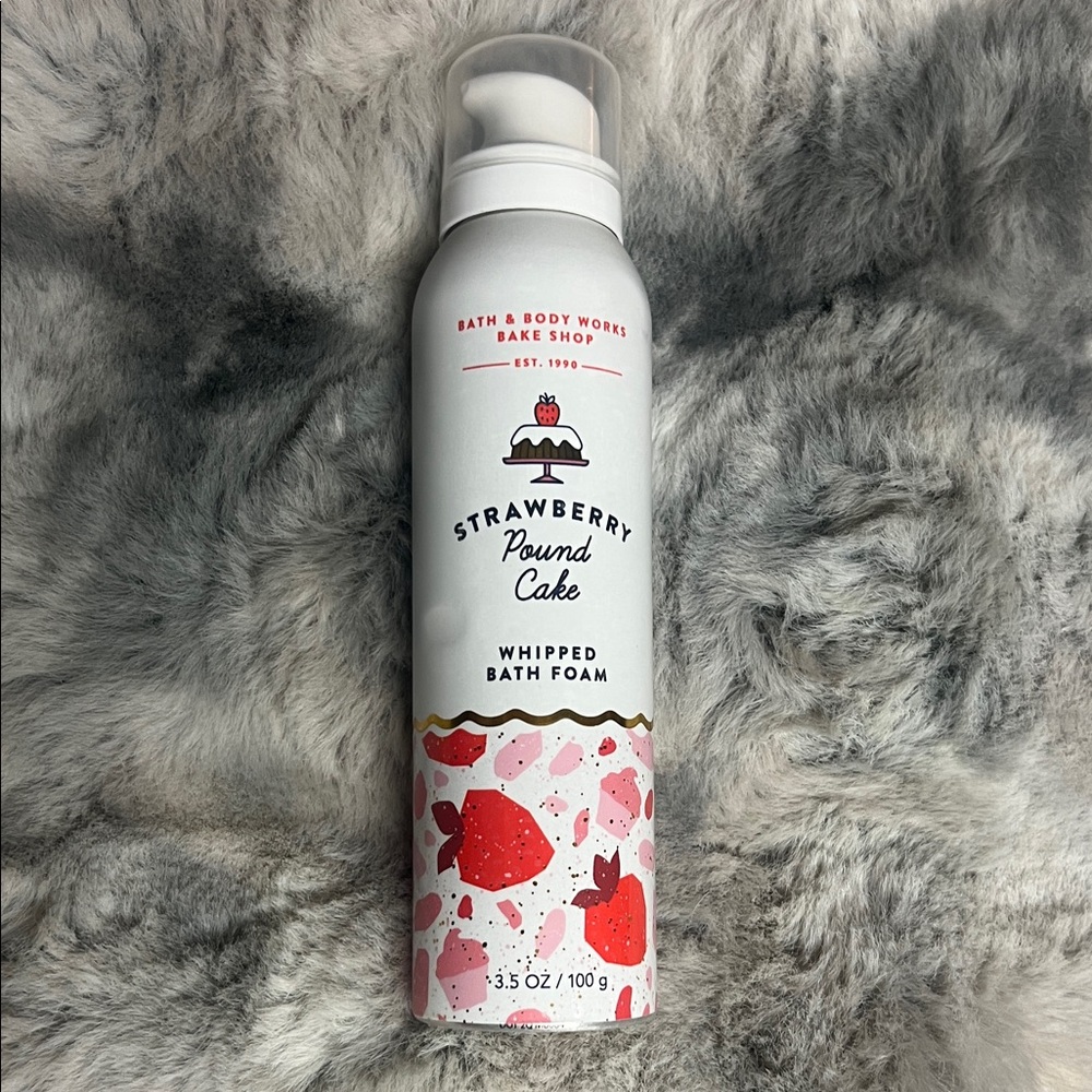 Bath & Body Works Strawberry Pound Cake Whipped Bath Foam
